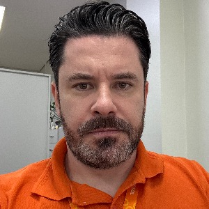 MAIKO GILBERTO JOHN DE OLIVEIRA